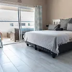 H7 - Normanhurst Sea Point